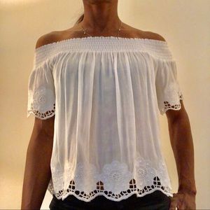White Laced Off shoulder Blouse 🌹🌹 in Style 💕💕